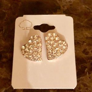Heart shaped earrings 💛💛 lovely pair 😉